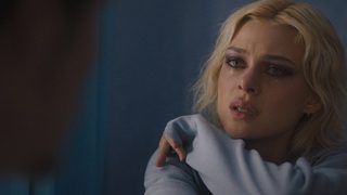 Lola still 4
