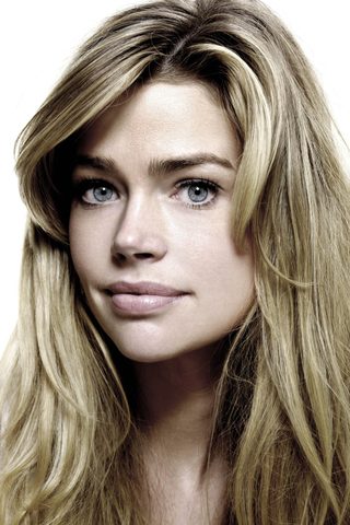 Denise Richards, photo 1 of 3