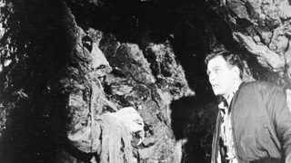 Night of the Blood Beast still 8