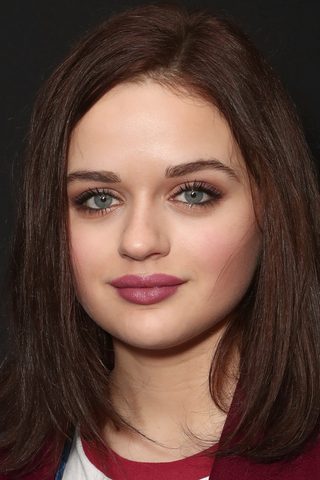 Joey King, photo 3 of 3