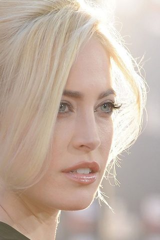 Charlotte Sullivan, photo 2 of 3