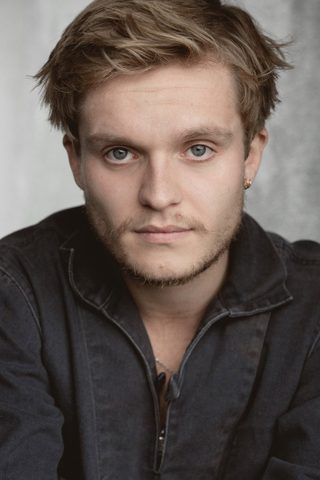 Tom Glynn-Carney, photo 2 of 3