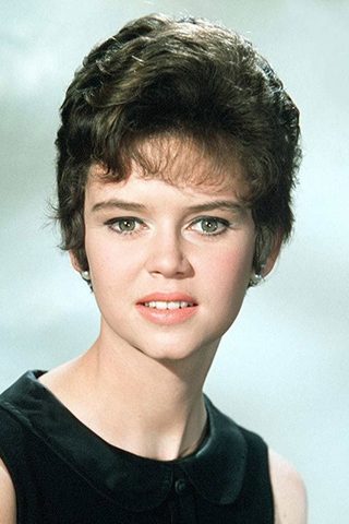 Gabrielle Drake, photo 1 of 3