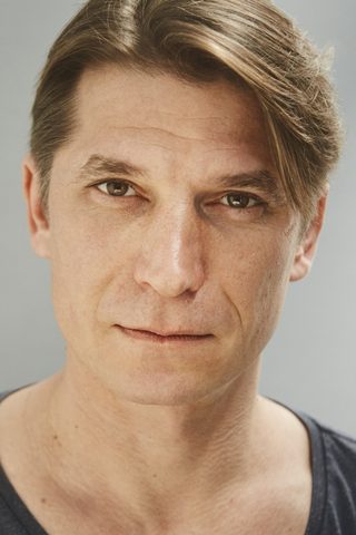 Luka Peros, photo 3 of 3