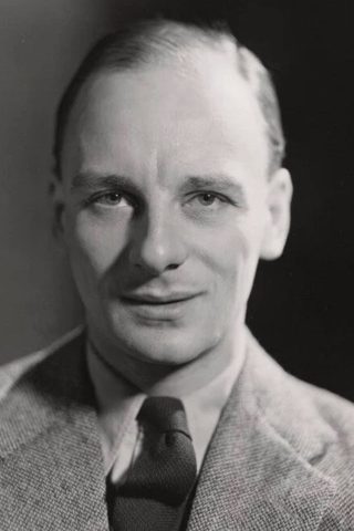 John Gielgud, photo 2 of 3