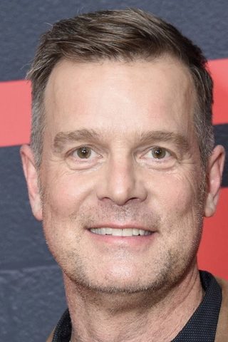 Peter Krause, photo 1 of 3