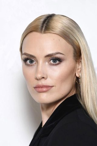 Wallis Day, photo 2 of 3