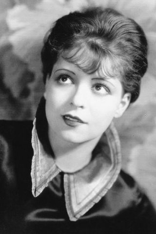 Clara Bow, photo 2 of 3
