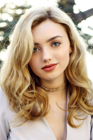 Peyton List, photo 1 of 3