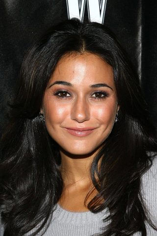 Emmanuelle Chriqui, photo 3 of 3