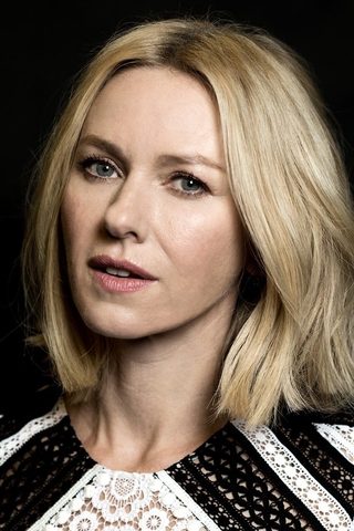 Naomi Watts, photo 2 of 3