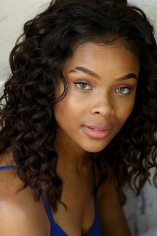 Ajiona Alexus, photo 2 of 3