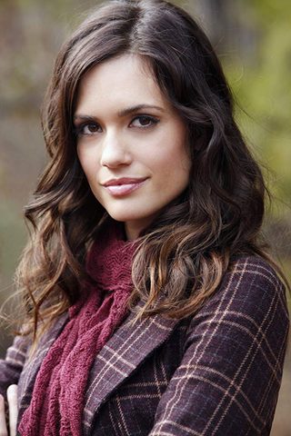 Torrey DeVitto, photo 2 of 3