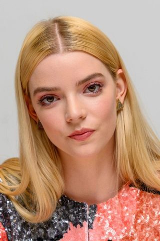 Anya Taylor-Joy, photo 3 of 3