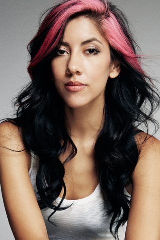 Stephanie Beatriz, photo 1 of 3