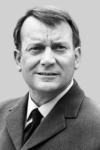 Denholm Elliott, photo 3 of 3