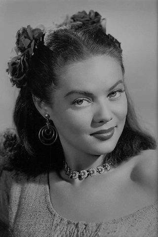 Dona Drake, photo 1 of 3