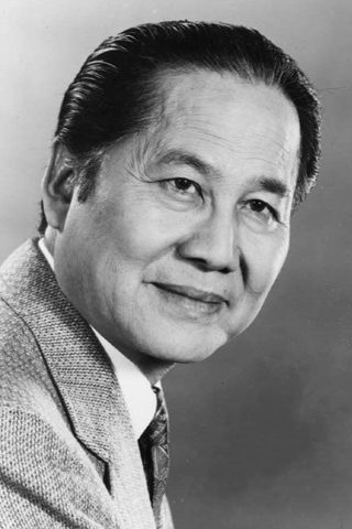 Keye Luke, photo 2 of 3