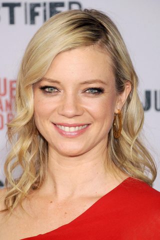 Amy Smart, photo 1 of 3