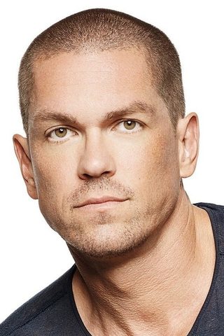 Steve Howey, photo 3 of 3