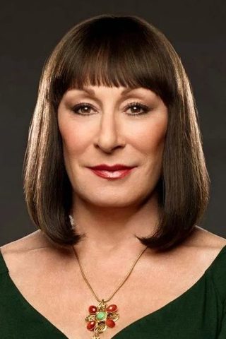 Anjelica Huston, photo 2 of 3