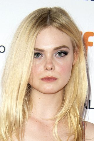 Elle Fanning, photo 3 of 3