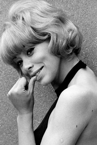 Mireille Darc, photo 1 of 3