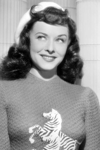 Paulette Goddard, photo 3 of 3