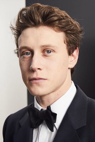 George MacKay, photo 1 of 3