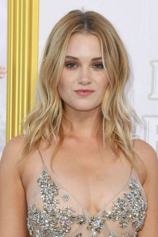 Virginia Gardner, photo 2 of 3
