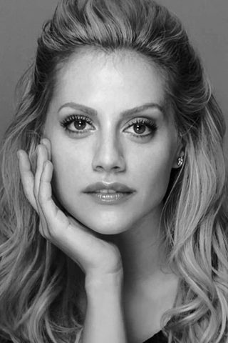 Brittany Murphy, photo 2 of 3