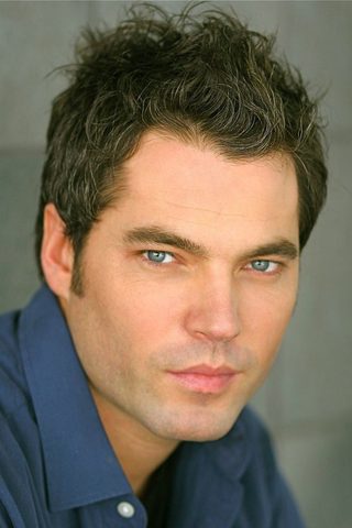 Tim Rozon, photo 2 of 3