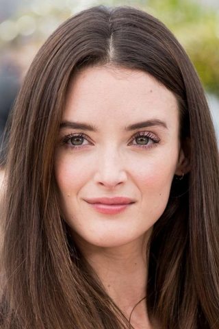 Charlotte Le Bon, photo 1 of 3