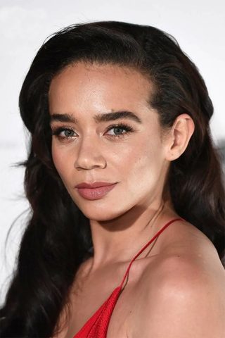 Hannah John-Kamen, photo 2 of 3