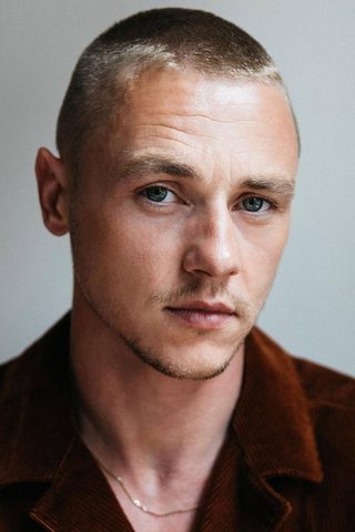 Ben Hardy, photo 2 of 3