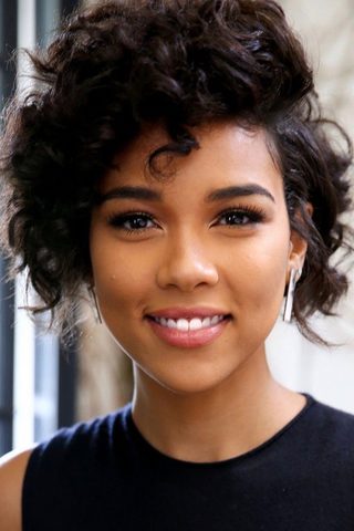 Alexandra Shipp, photo 1 of 3