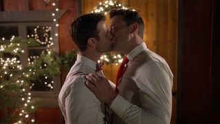 A Christmas to Treasure still 4