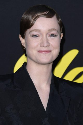 Liv Hewson, photo 1 of 3