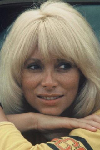 Mireille Darc, photo 3 of 3