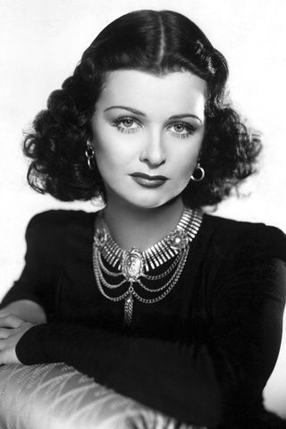 Joan Bennett, photo 1 of 3