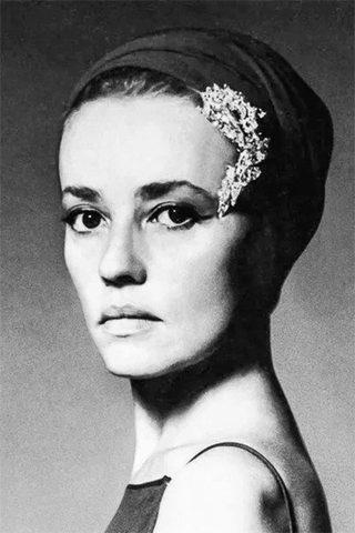 Jeanne Moreau, photo 2 of 3