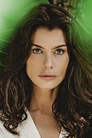 Alinne Moraes, photo 2 of 3