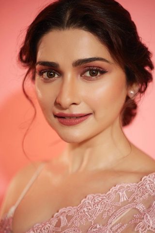 Prachi Desai, photo 1 of 3