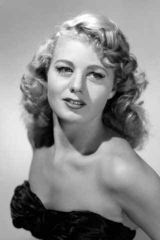 Shelley Winters, photo 1 of 3