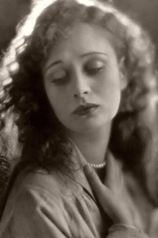 Dolores Costello, photo 3 of 3