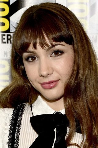 Hannah Marks, photo 1 of 3