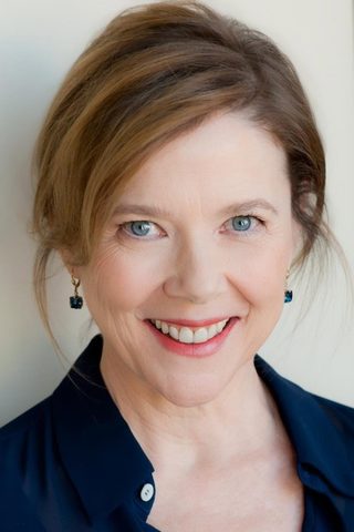 Annette Bening, photo 2 of 3