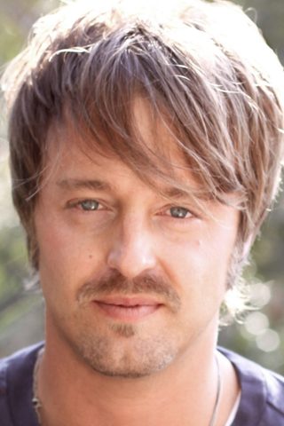 Joshua Leonard, photo 1 of 3