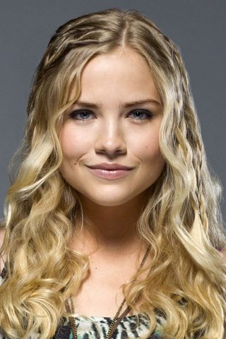 Maddie Hasson, photo 1 of 3