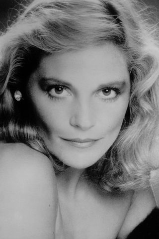 Helen Shaver, photo 1 of 3